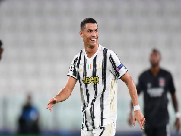 Bóng đá QT sáng 17/2: Ronaldo lên dây cót tinh thần trước ngày trở lại