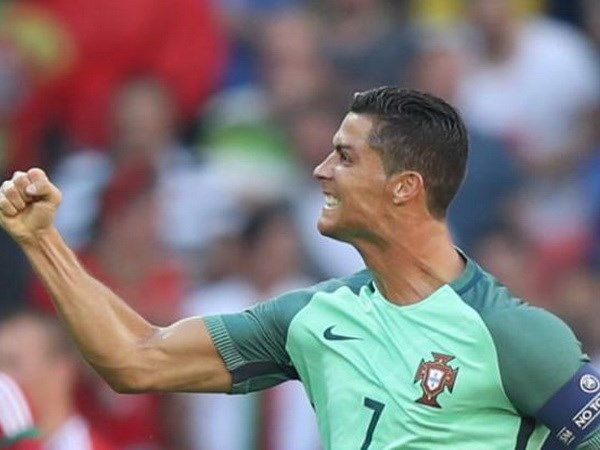 Tin bóng đá chiều 28/5 : Ronaldo chia tay đồng đội