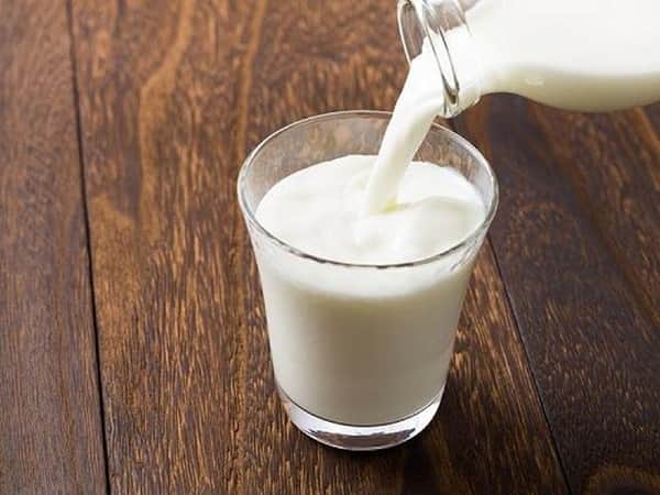 Cách làm căng da mặt tự nhiên bằng sữa