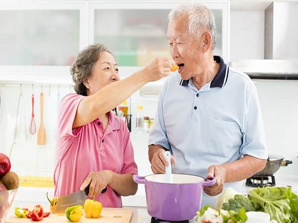 Những lưu ý khi xây dựng chế độ dinh dưỡng cho người già