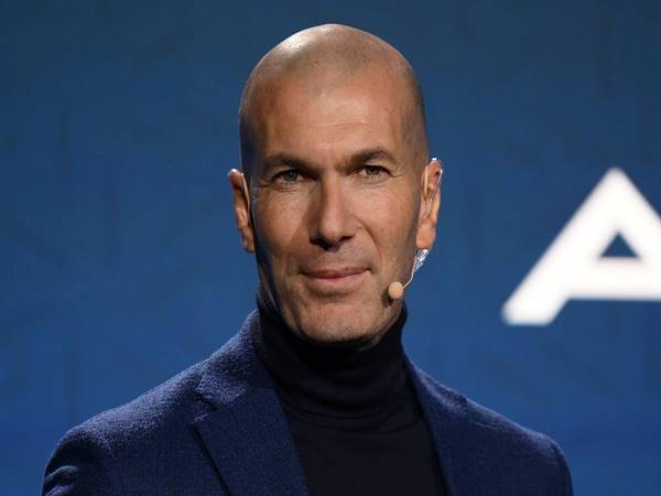 Chuyển nhượng 1/4: Bayern sẵn sàng để Zidane ngồi ghế nóng