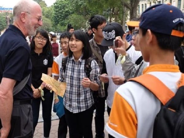 Gặp người nổi tiếng trên đường