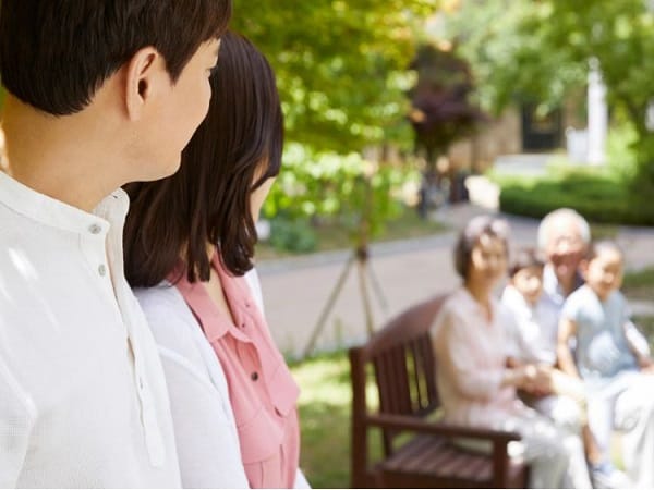 Nhìn thấy mẹ chồng có ý nghĩa gì?