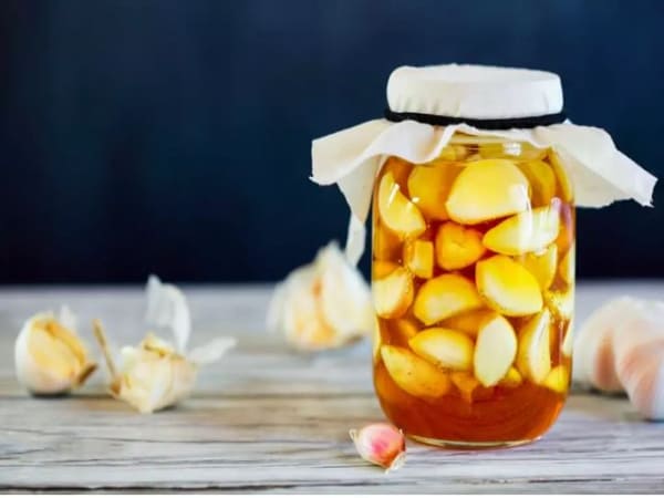 Cách làm tỏi ngâm mật ong tốt cho gan đúng chuẩn