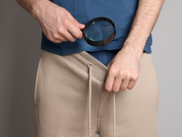 Màu sắc mụn ruồi ở bìu nói lên điều gì?